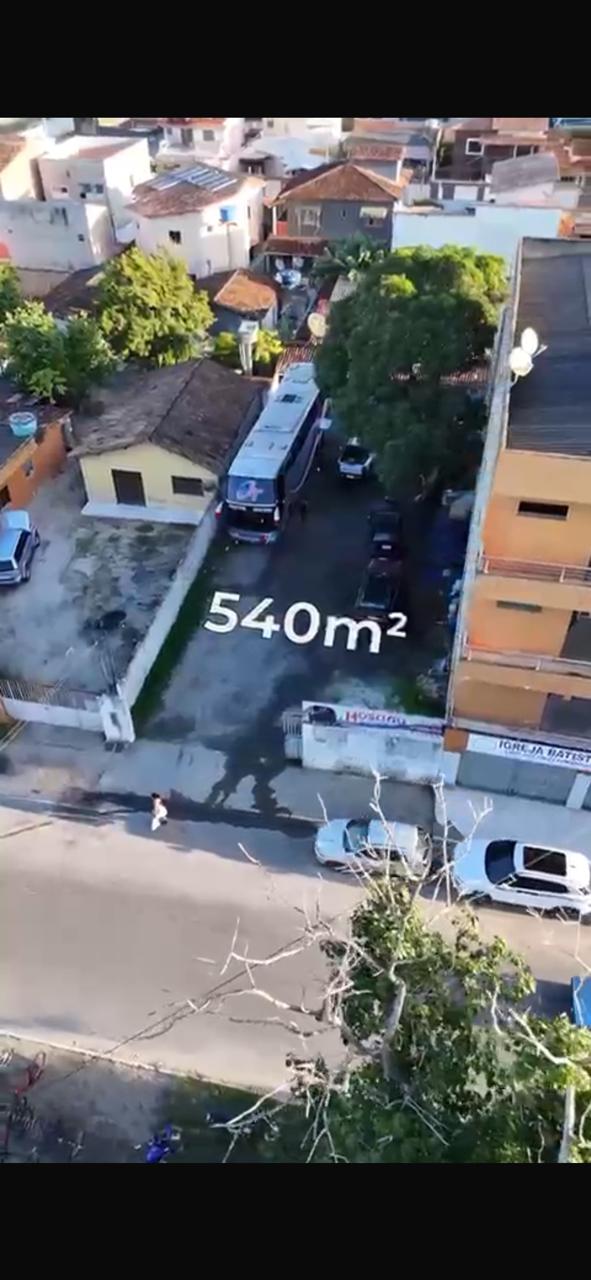 Vende área comercial bem localizada no bairro Pequi