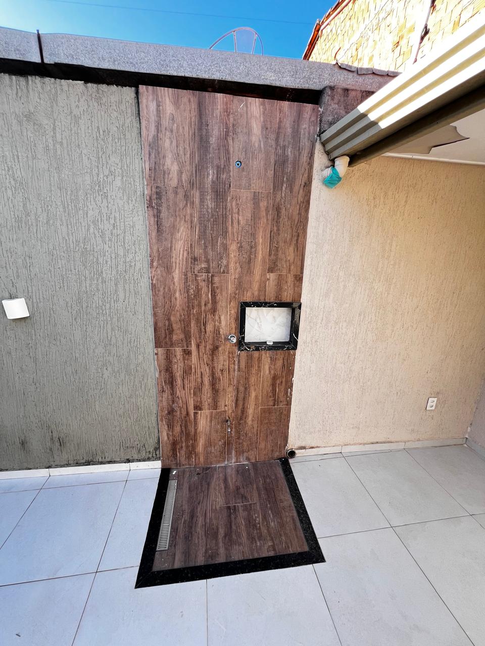 Vende bela casa no bairro Santa Lúcia 