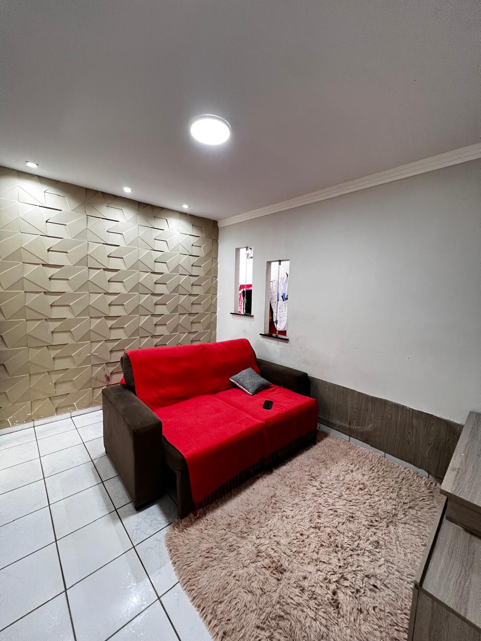 Vende bela casa no bairro Santa Lúcia 