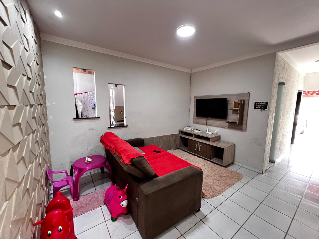 Vende bela casa no bairro Santa Lúcia 