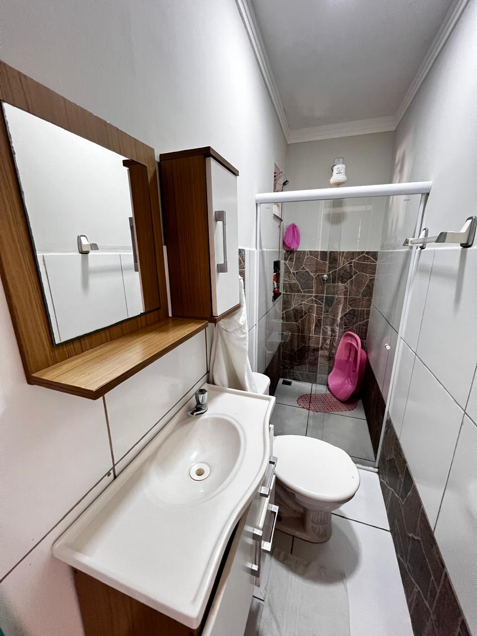 Vende bela casa no bairro Santa Lúcia 