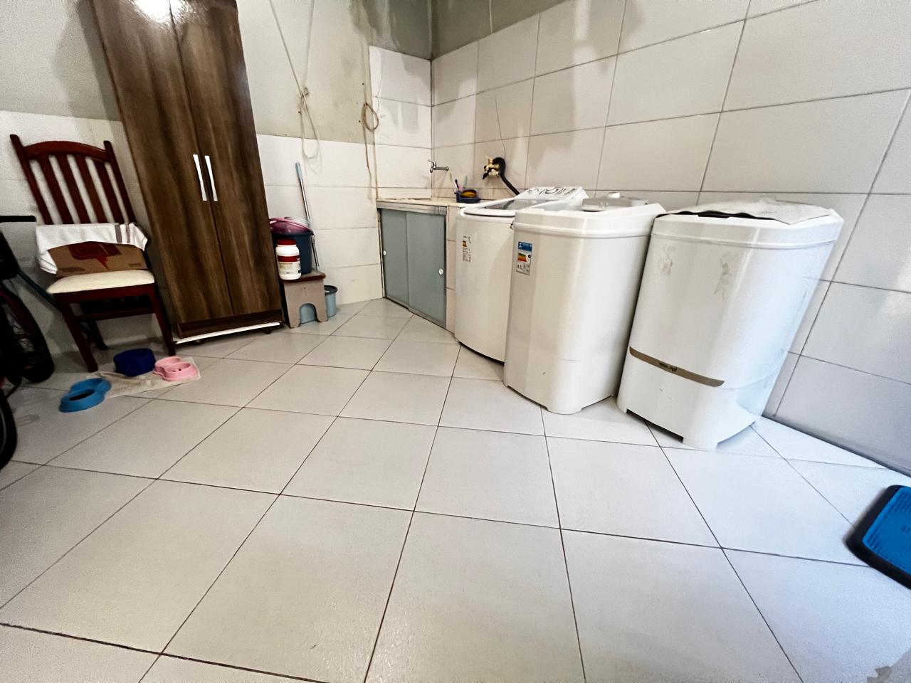 Vende duplex no bairro Centauro