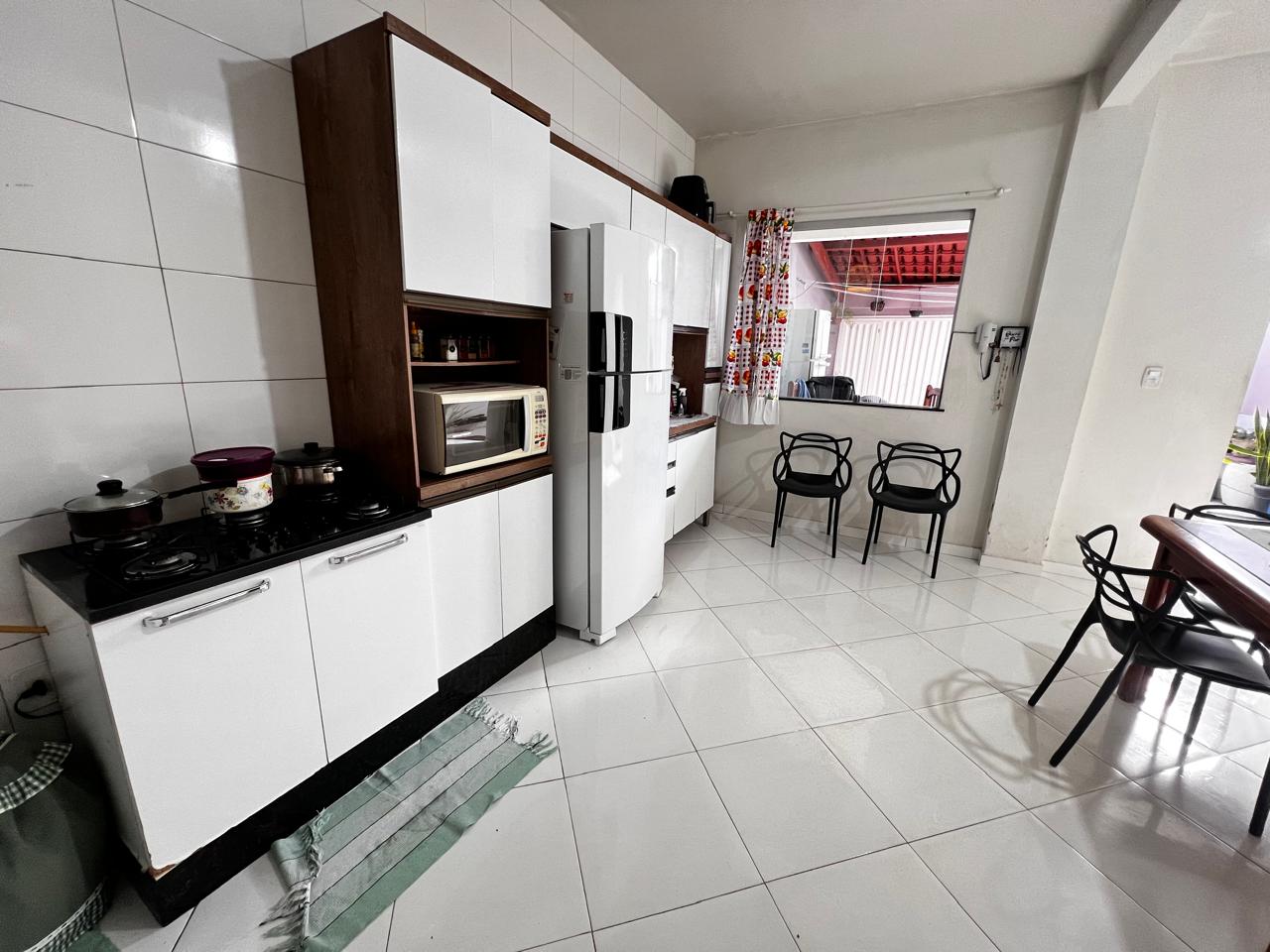 Vende duplex no bairro Centauro
