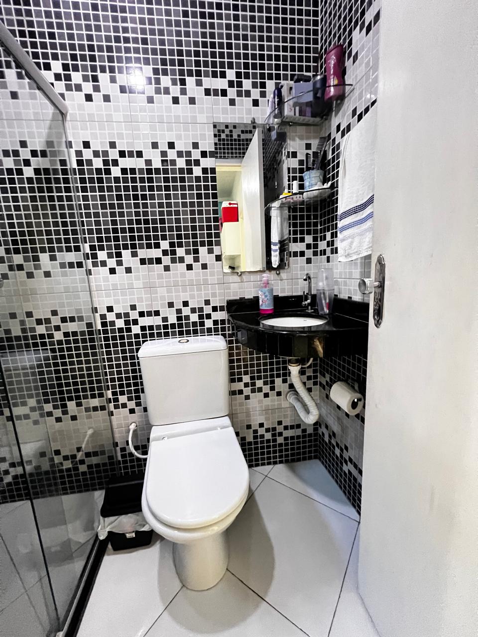 Vende duplex no bairro Centauro
