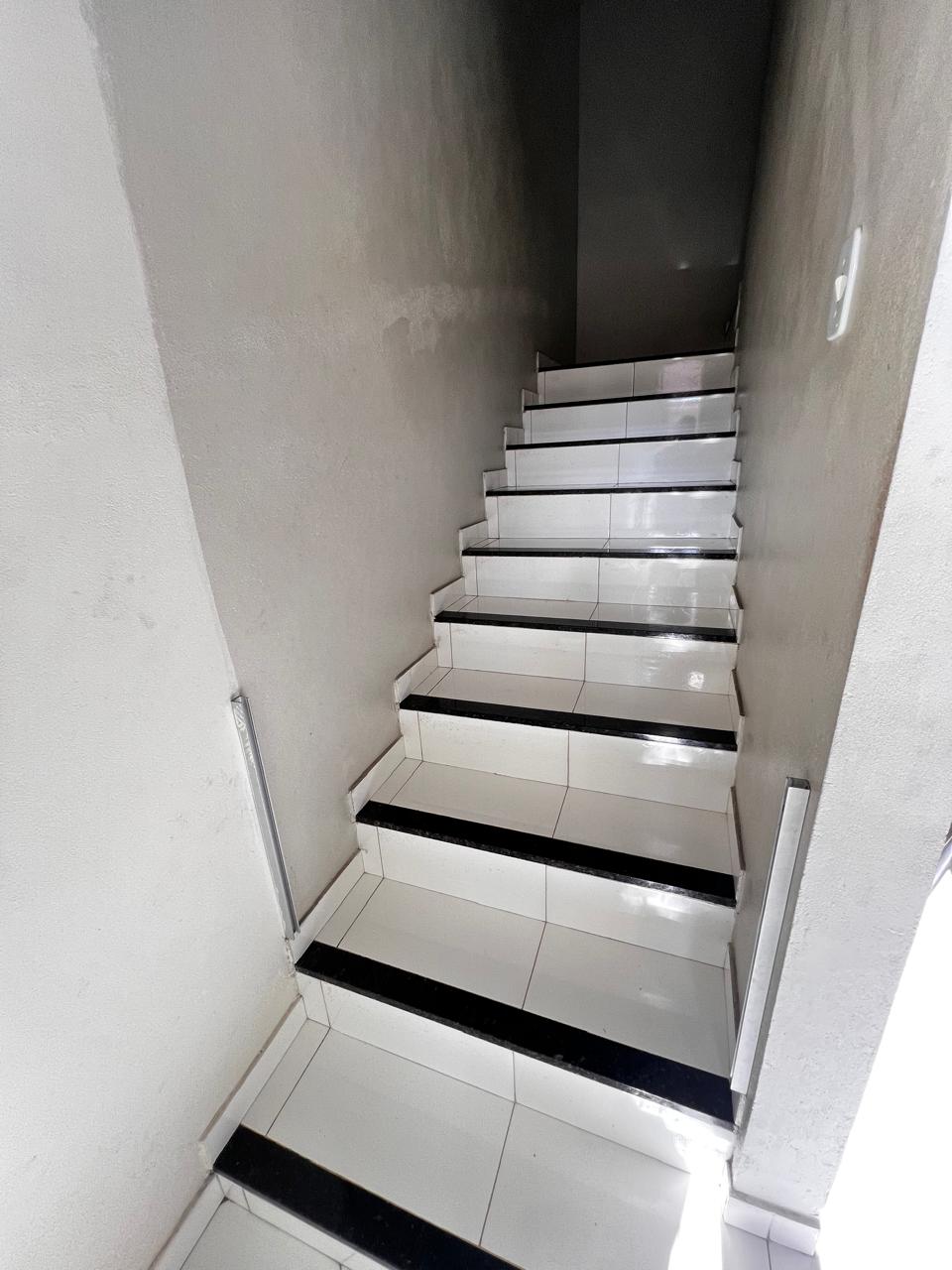Vende duplex no bairro Centauro