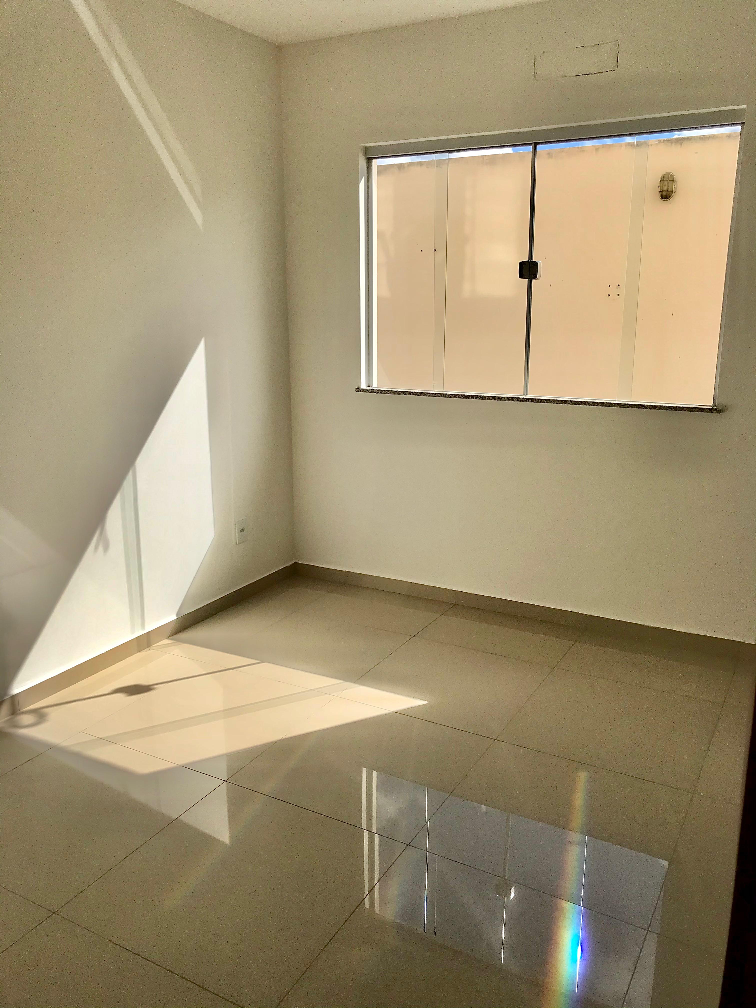 Aluga Apartamento Térreo com 3/4 no Jardins das Acácias