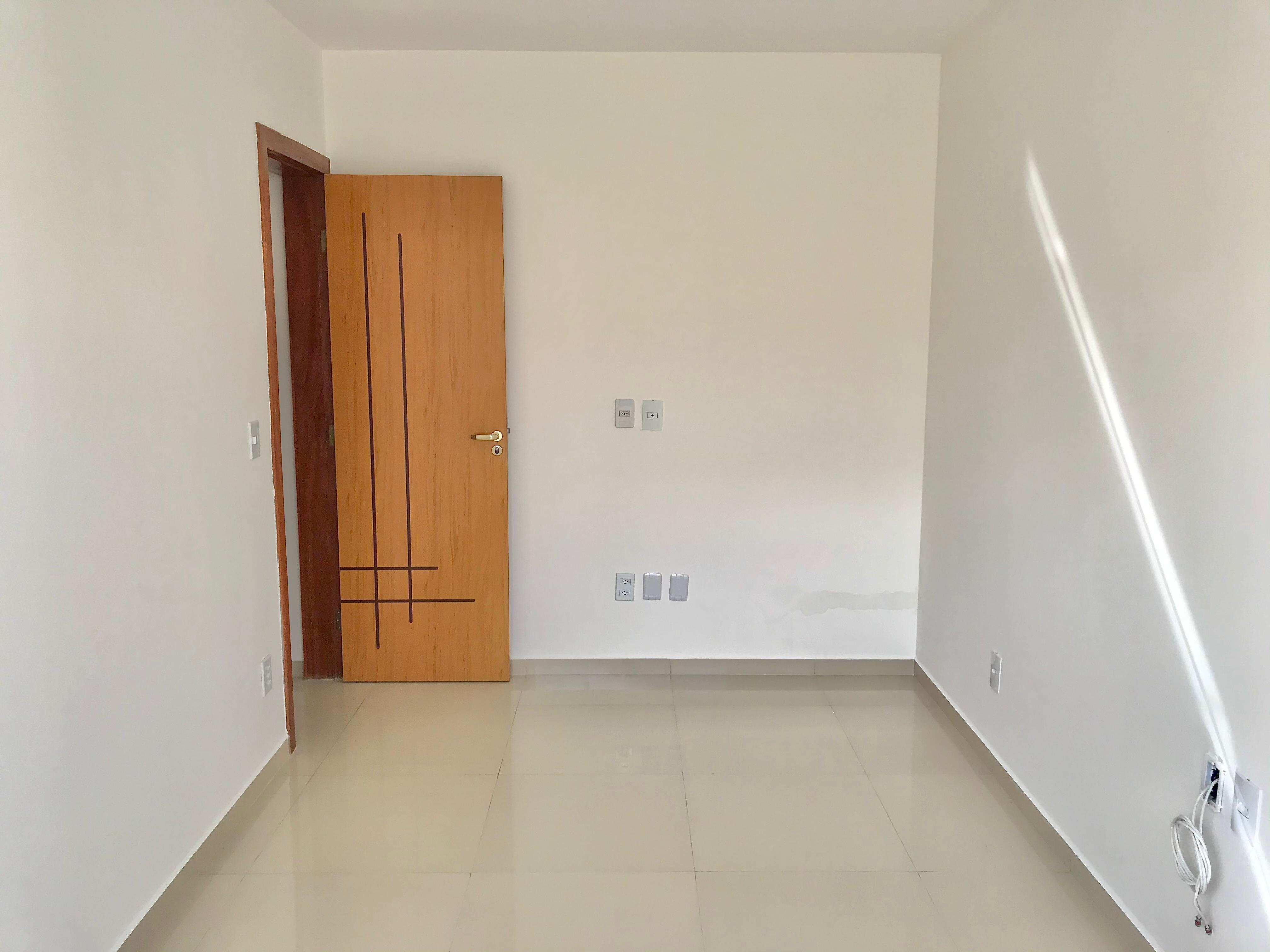 Aluga Apartamento Térreo com 3/4 no Jardins das Acácias