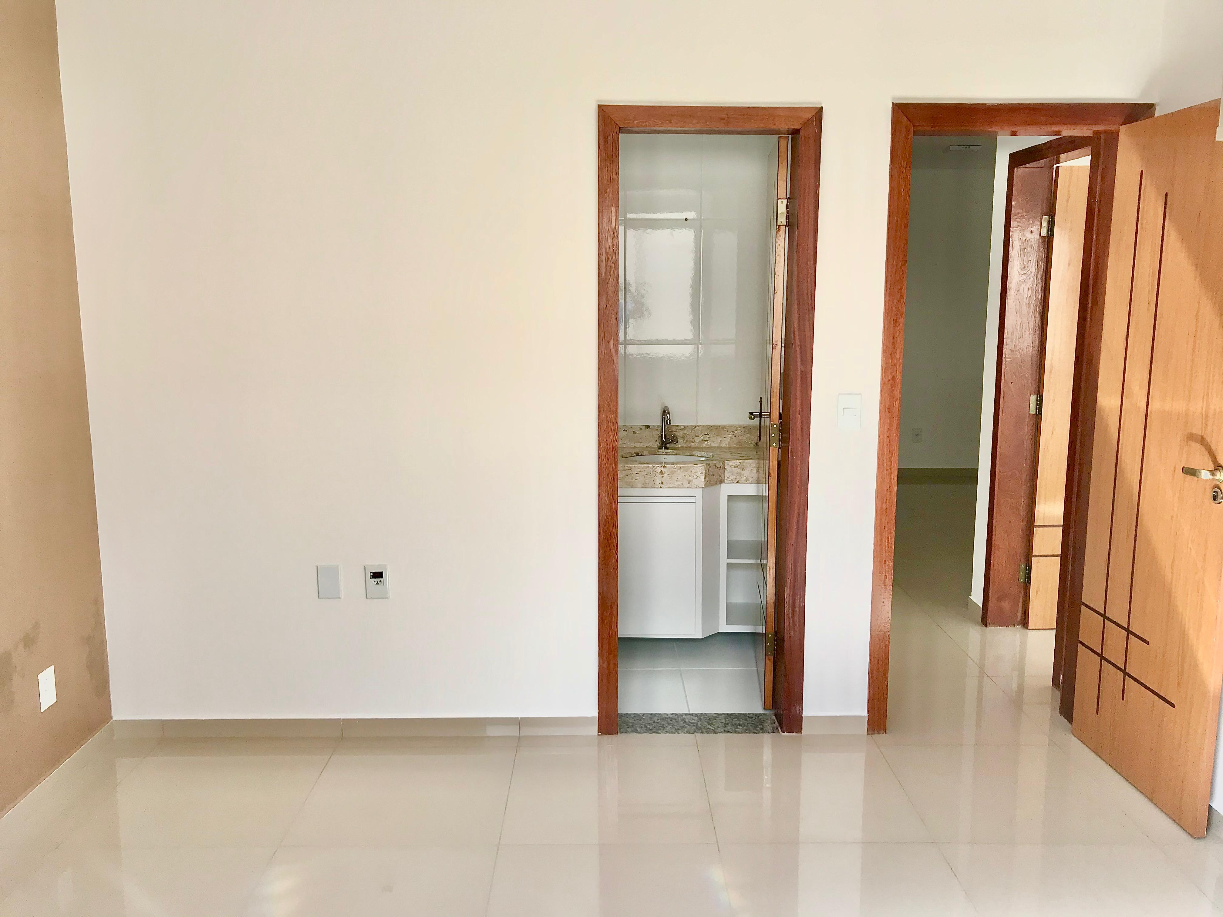 Aluga Apartamento Térreo com 3/4 no Jardins das Acácias