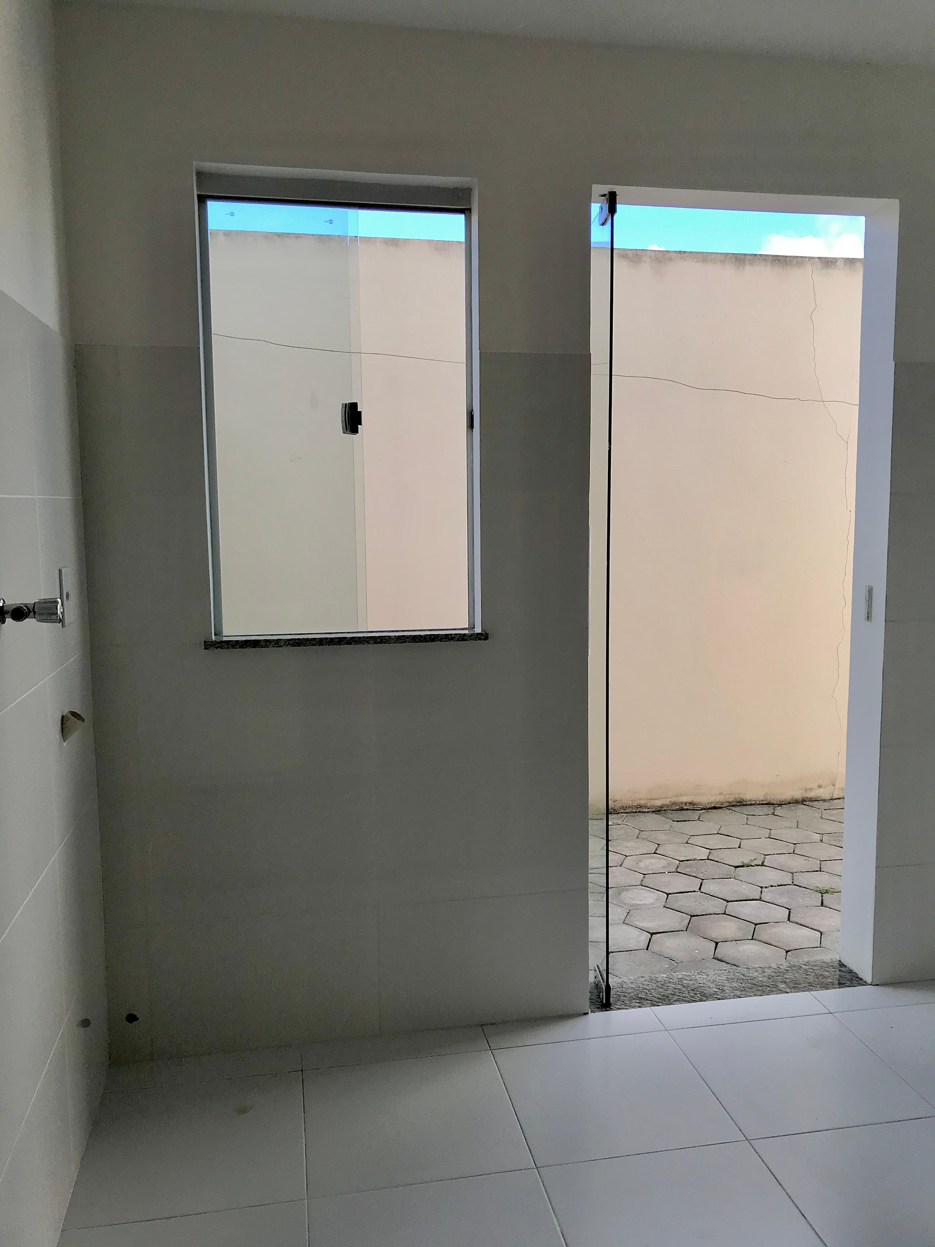 Aluga Apartamento Térreo com 3/4 no Jardins das Acácias