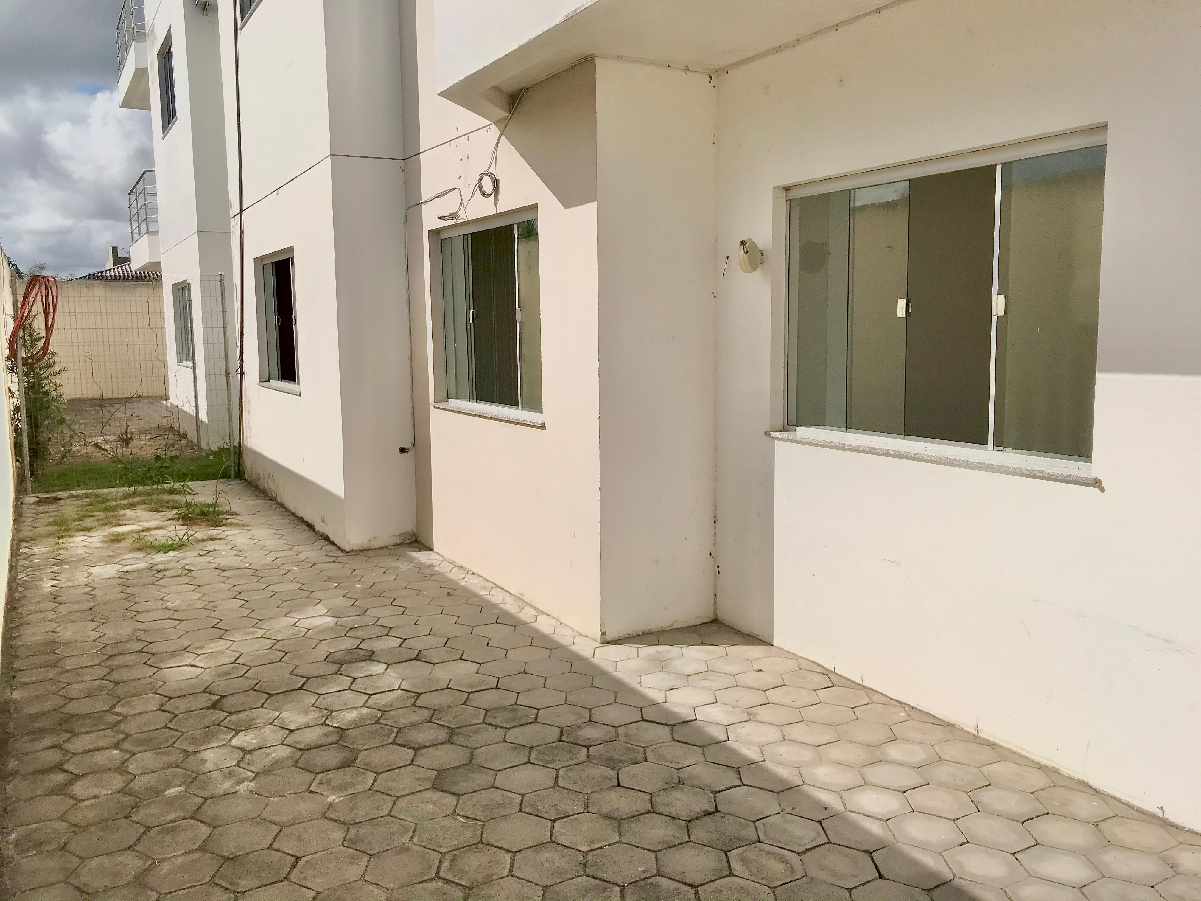 Aluga Apartamento Térreo com 3/4 no Jardins das Acácias