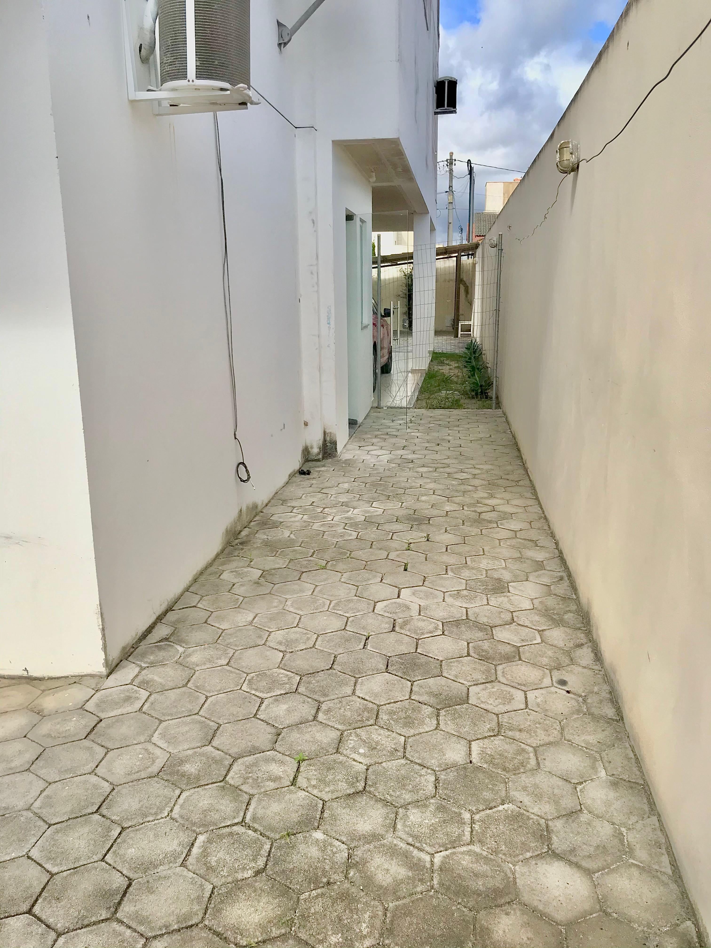 Aluga Apartamento Térreo com 3/4 no Jardins das Acácias
