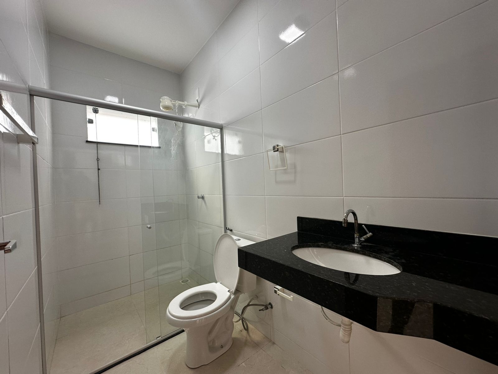 Aluga Casa Com Lote Amplo no Jd. América I