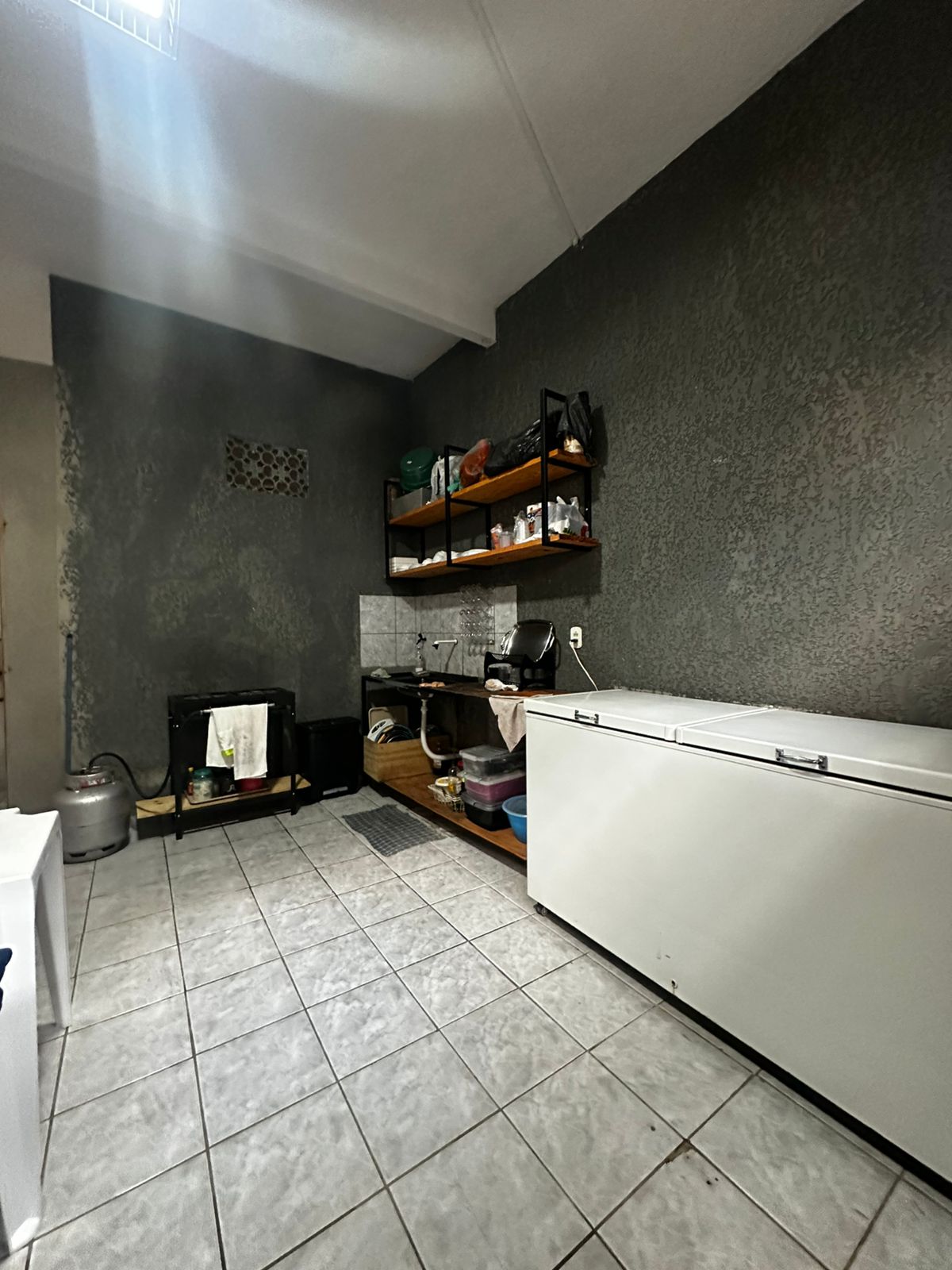 Vende prédio comercial no bairro Moisés reis