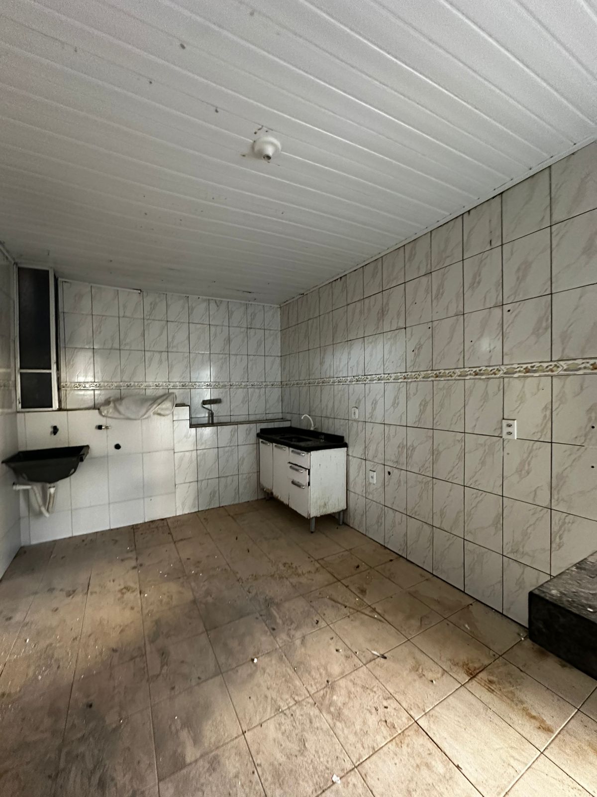 Vende prédio comercial no bairro Moisés reis
