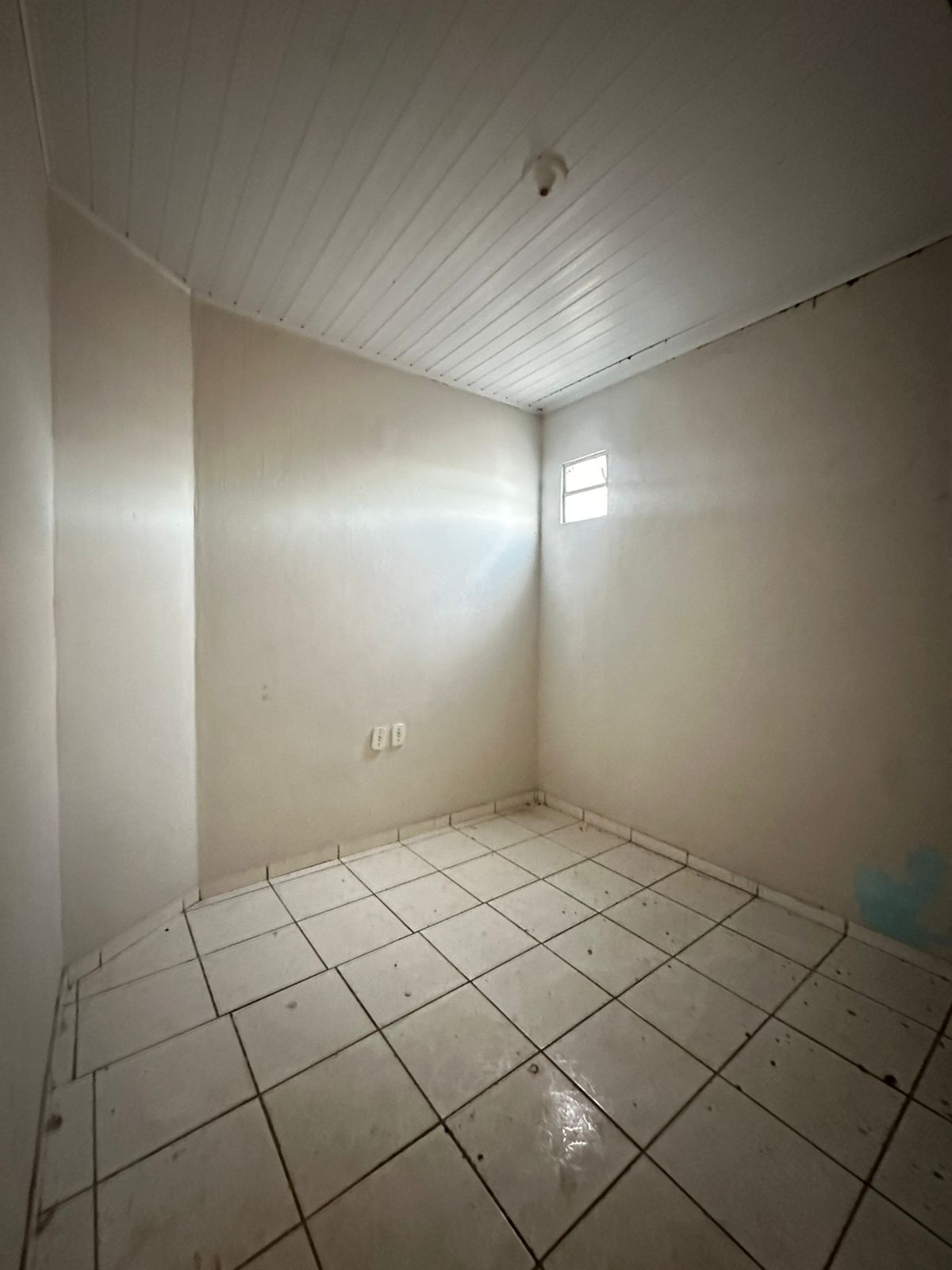 Vende prédio comercial no bairro Moisés reis