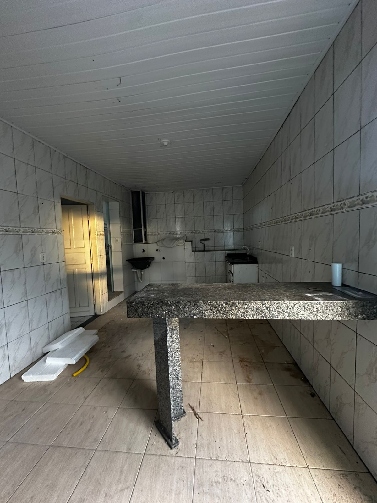 Vende prédio comercial no bairro Moisés reis