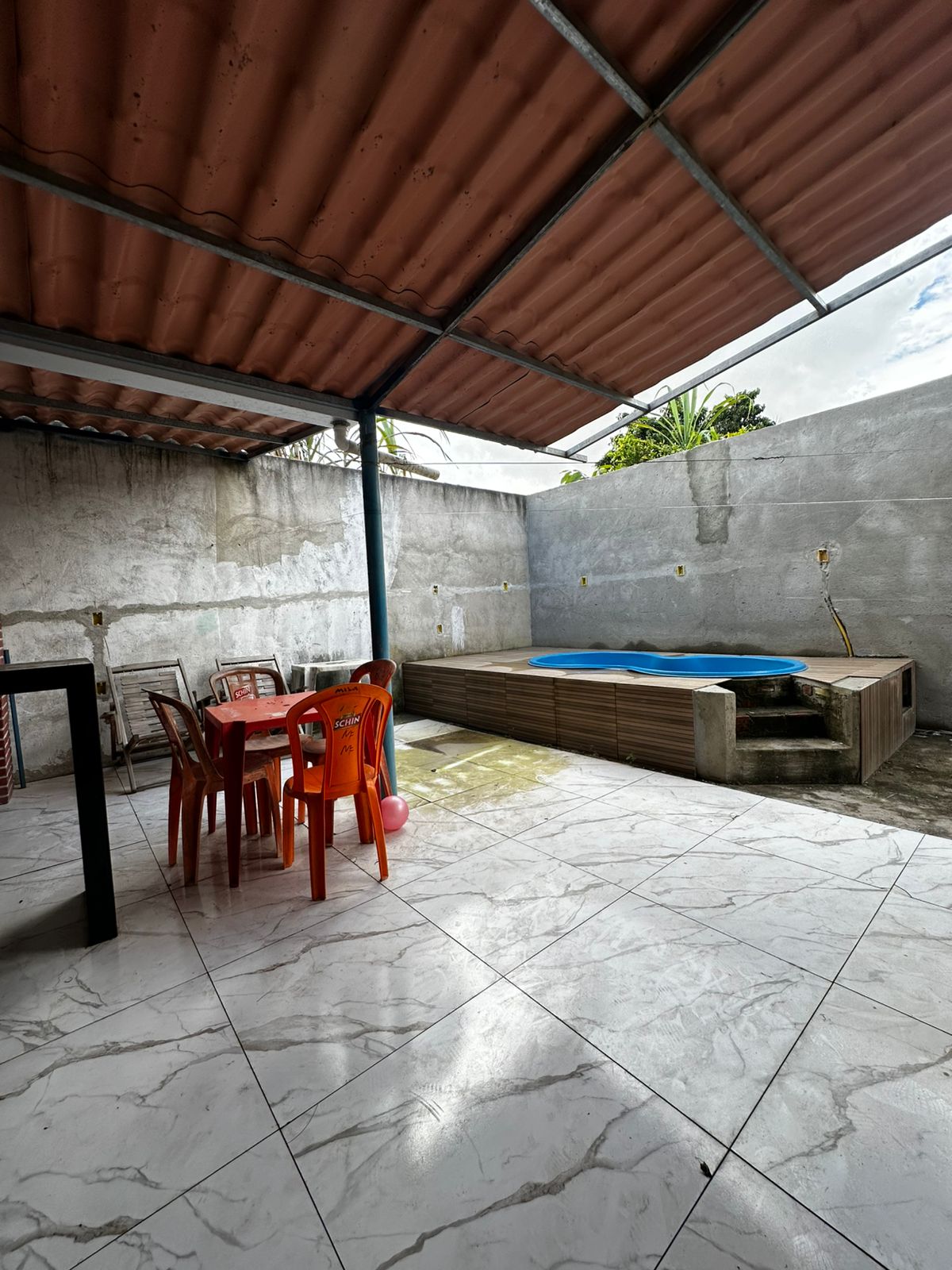 Vende casa no bairro Juca Rosa