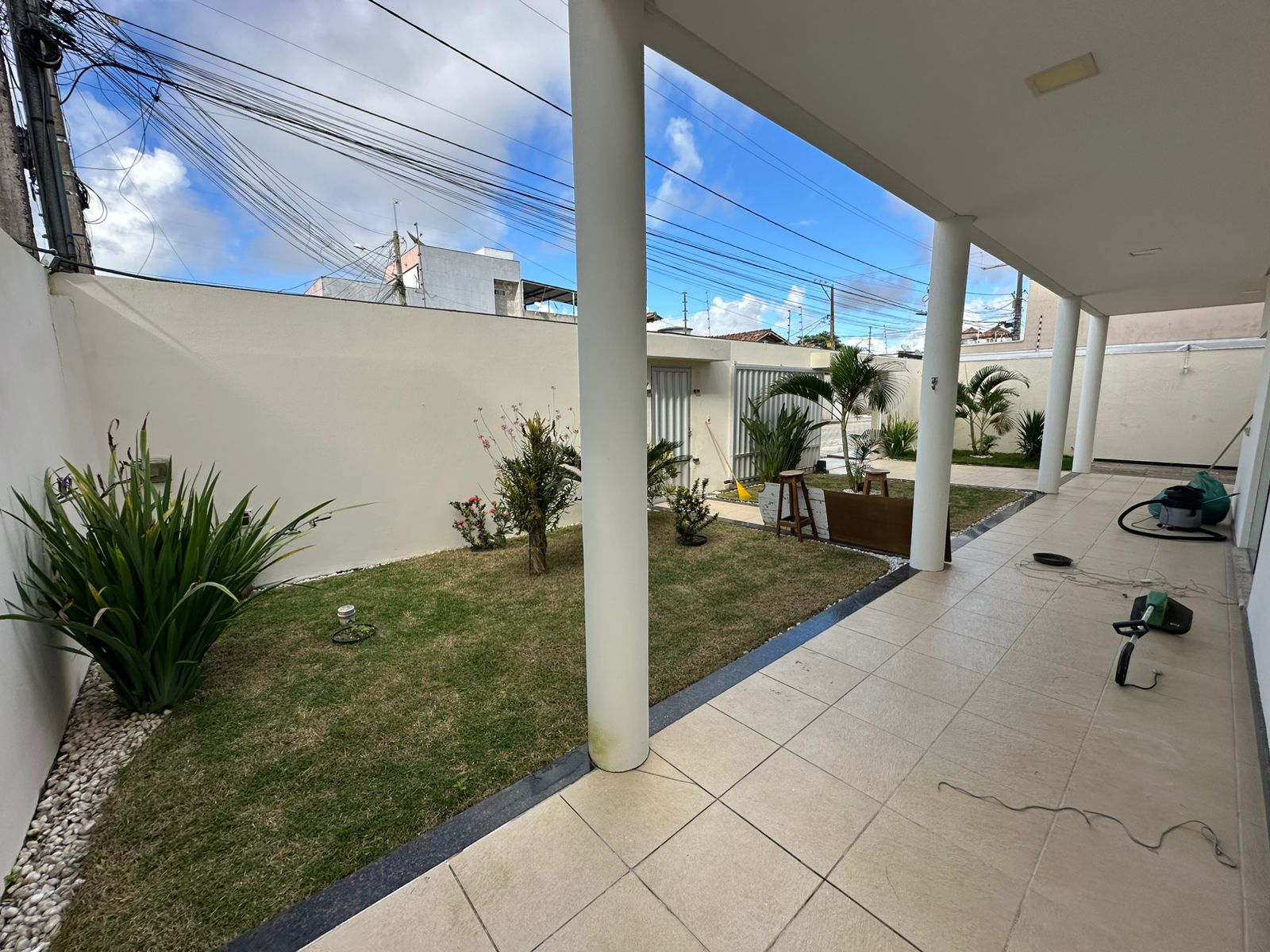 Vende bela casa no bairro Matinha