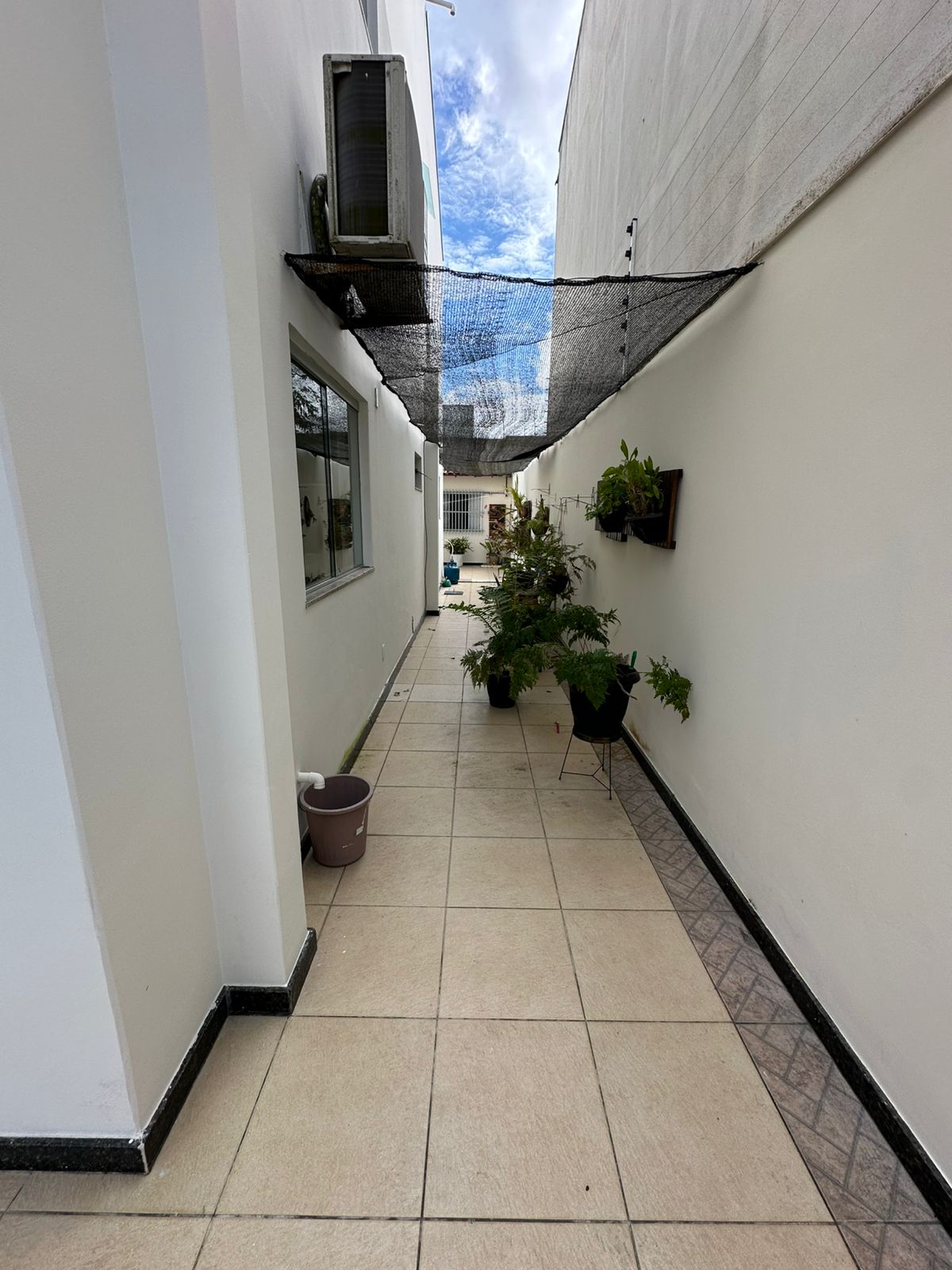 Vende bela casa no bairro Matinha