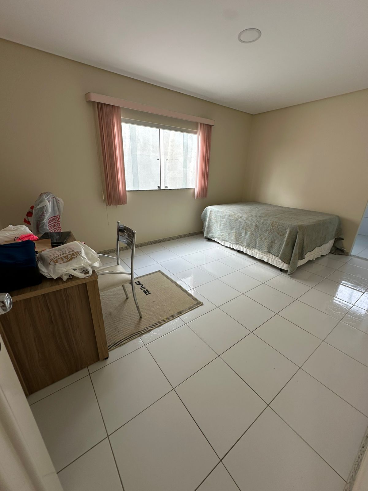 Vende bela casa no bairro Matinha