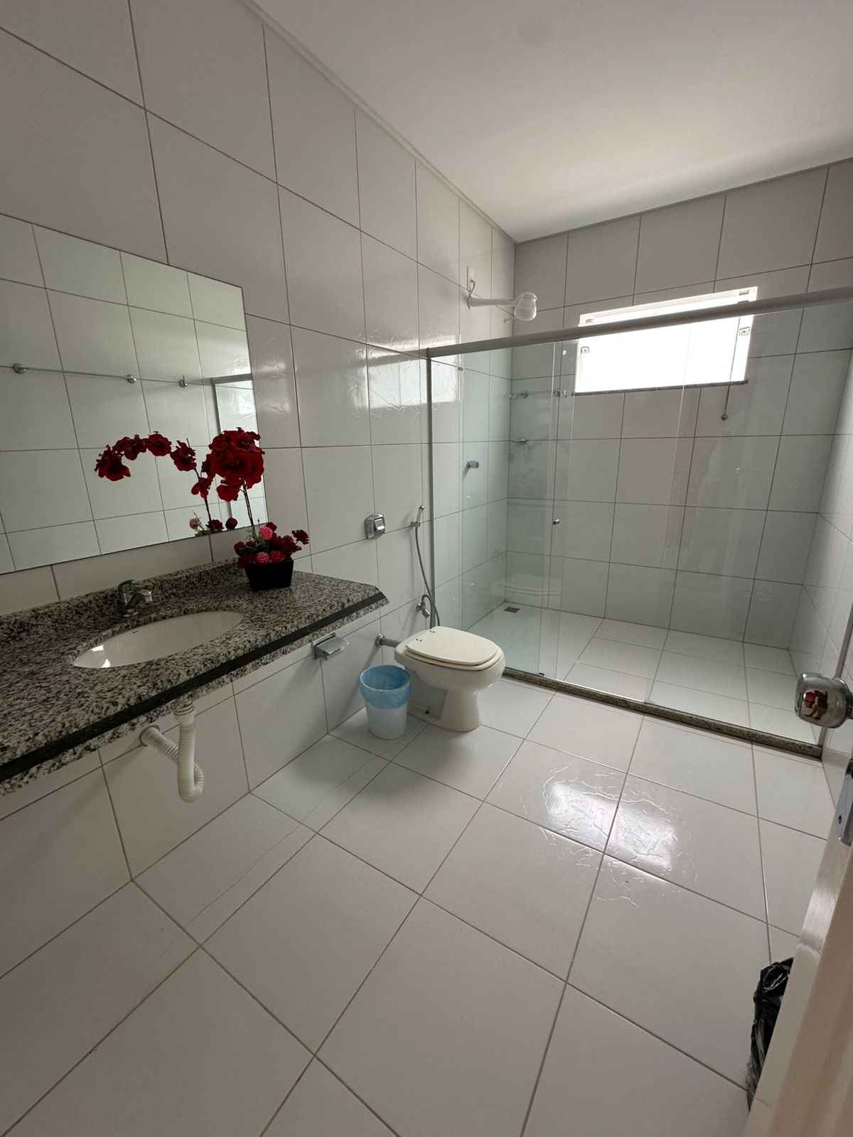 Vende bela casa no bairro Matinha