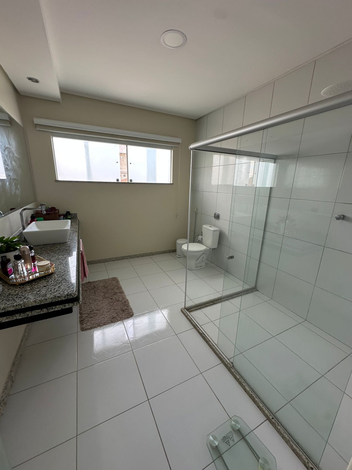 Vende bela casa no bairro Matinha