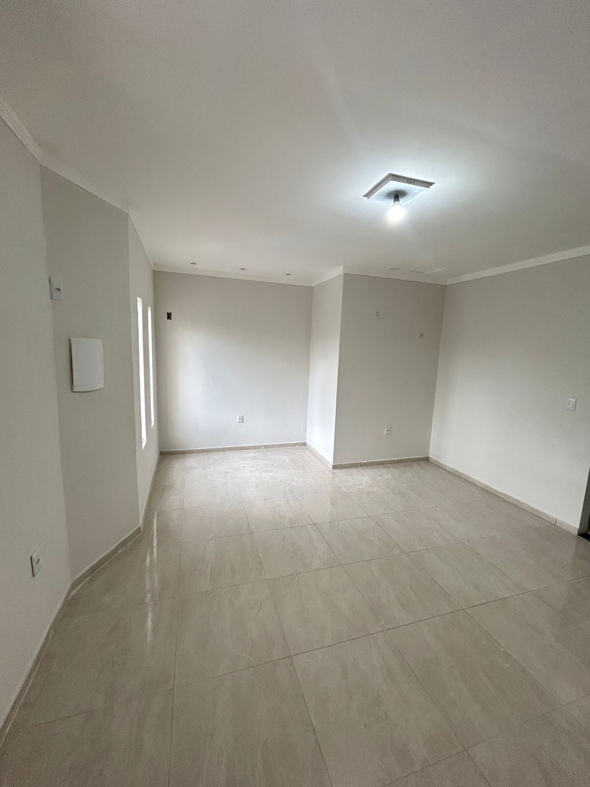ALUGA SALA COMERCIAL NA AV. DUQUE DE CAXIAS