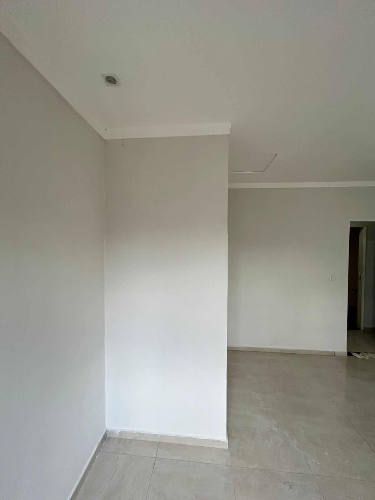 ALUGA SALA COMERCIAL NA AV. DUQUE DE CAXIAS