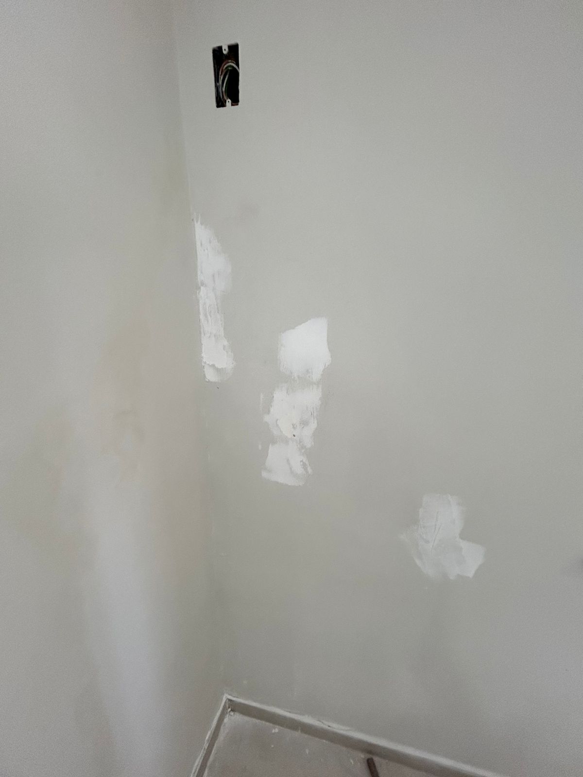 ALUGA SALA COMERCIAL NA AV. DUQUE DE CAXIAS