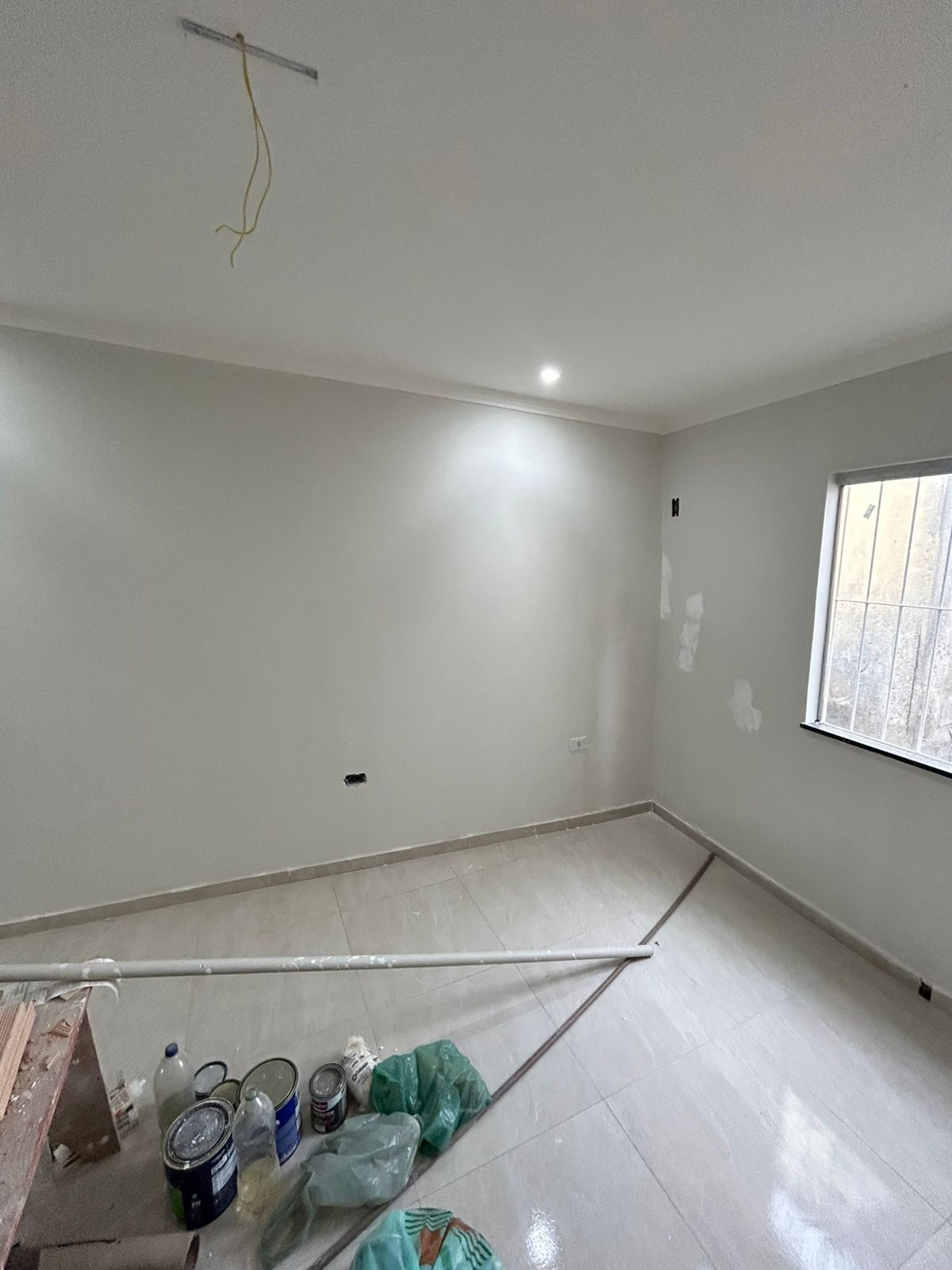 ALUGA SALA COMERCIAL NA AV. DUQUE DE CAXIAS