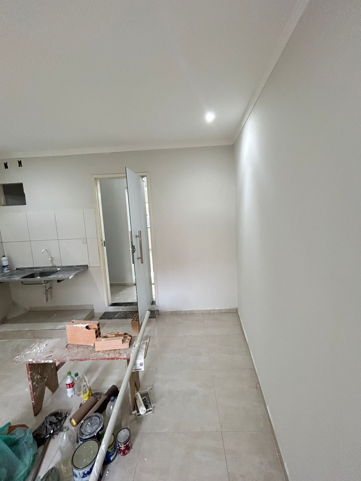 ALUGA SALA COMERCIAL NA AV. DUQUE DE CAXIAS