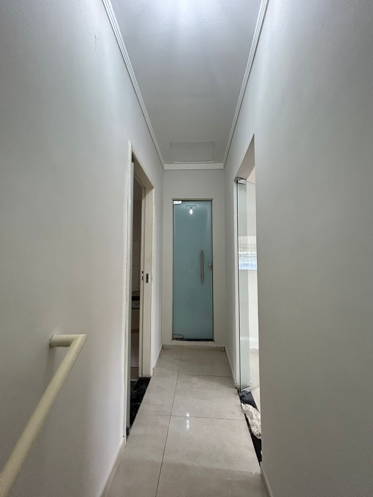 ALUGA SALA COMERCIAL NA AV. DUQUE DE CAXIAS