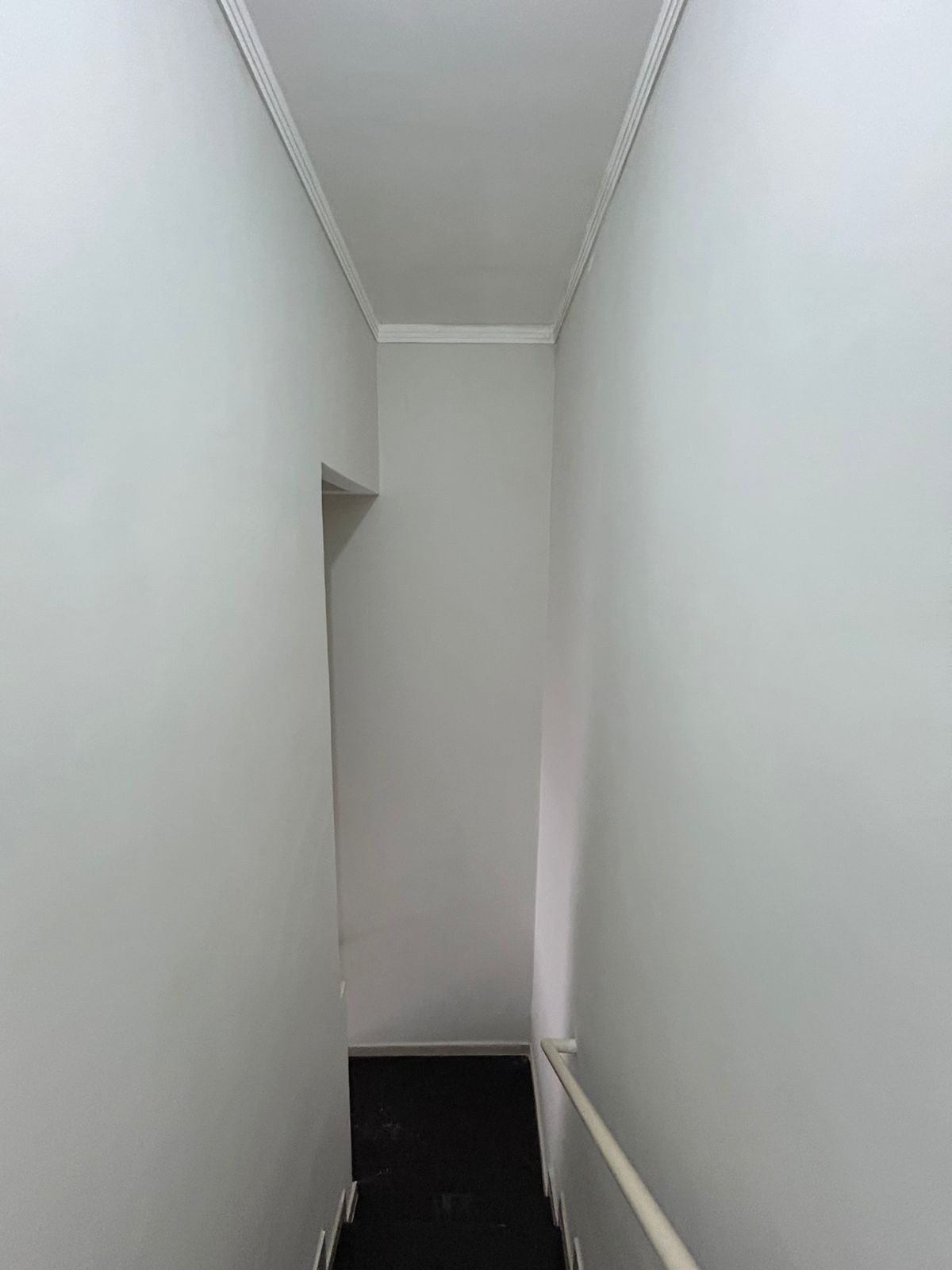 ALUGA SALA COMERCIAL NA AV. DUQUE DE CAXIAS