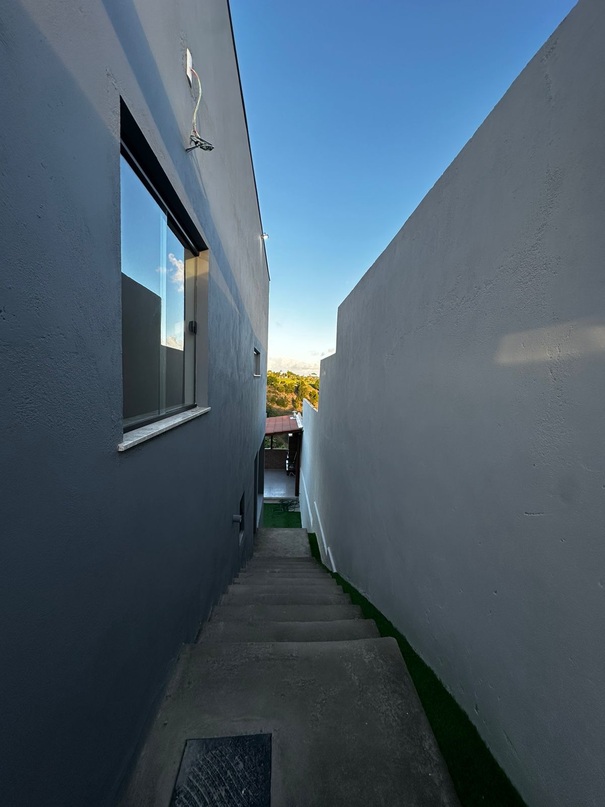 Vende bela casa no Jardim América II