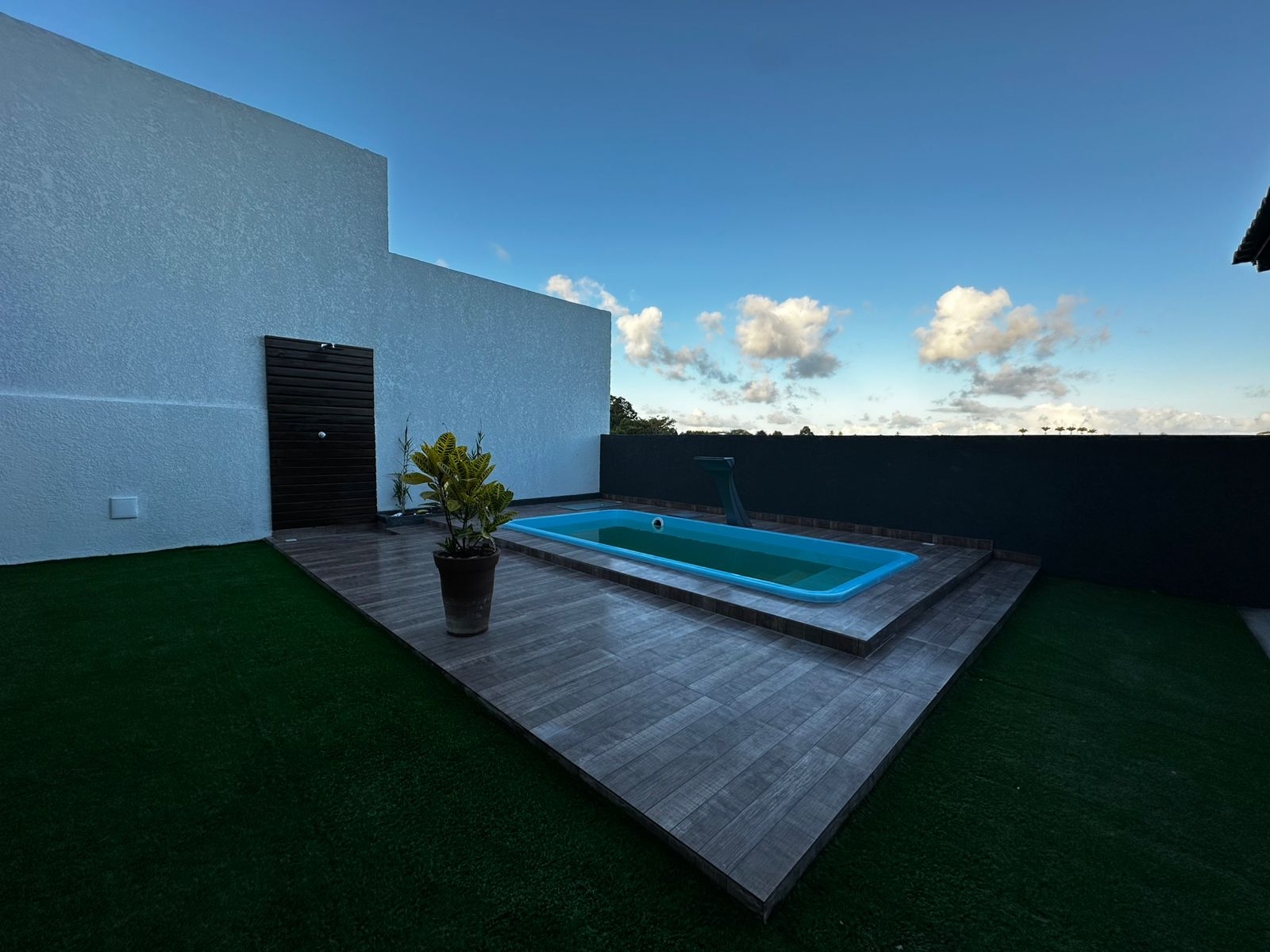 Vende bela casa no Jardim América II