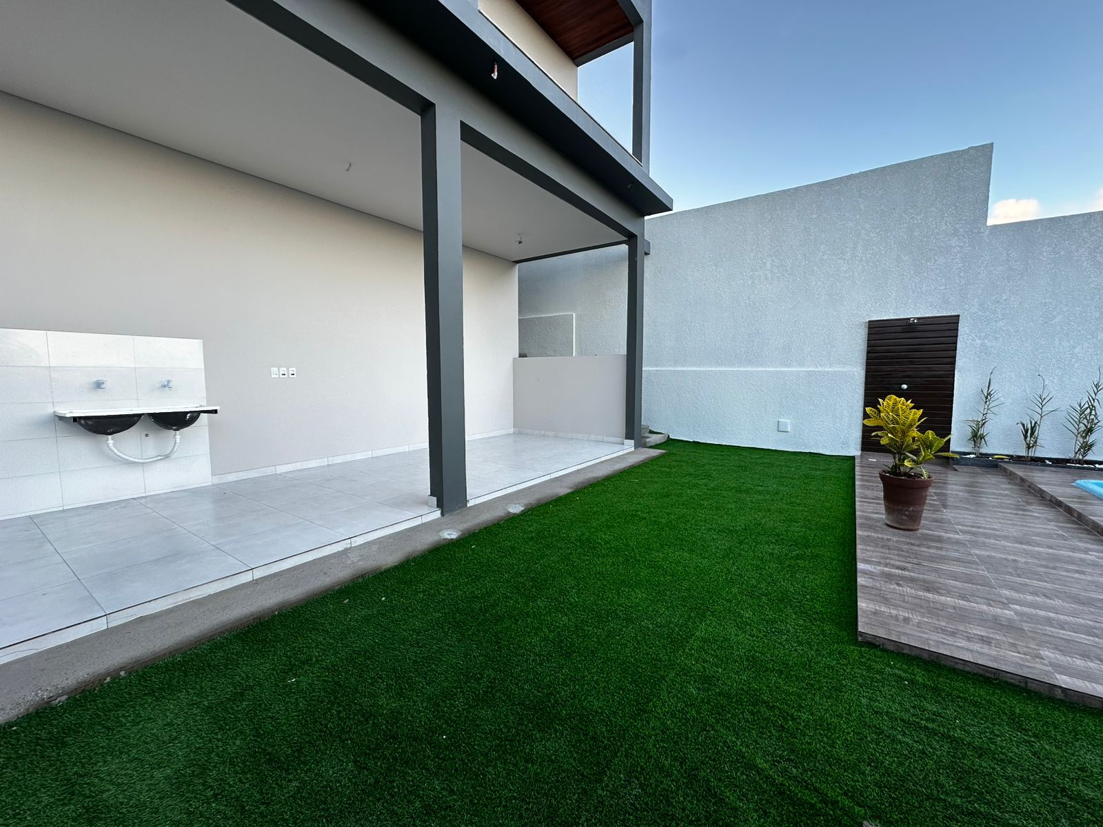 Vende bela casa no Jardim América II