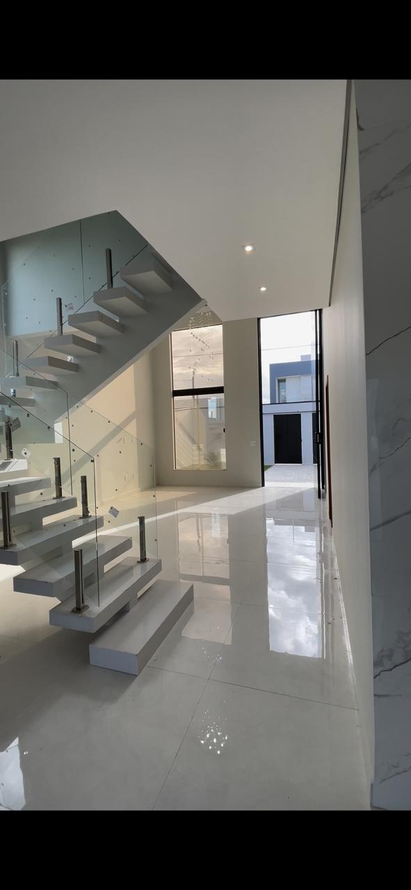 Vende belo Duplex no Jardim América I 