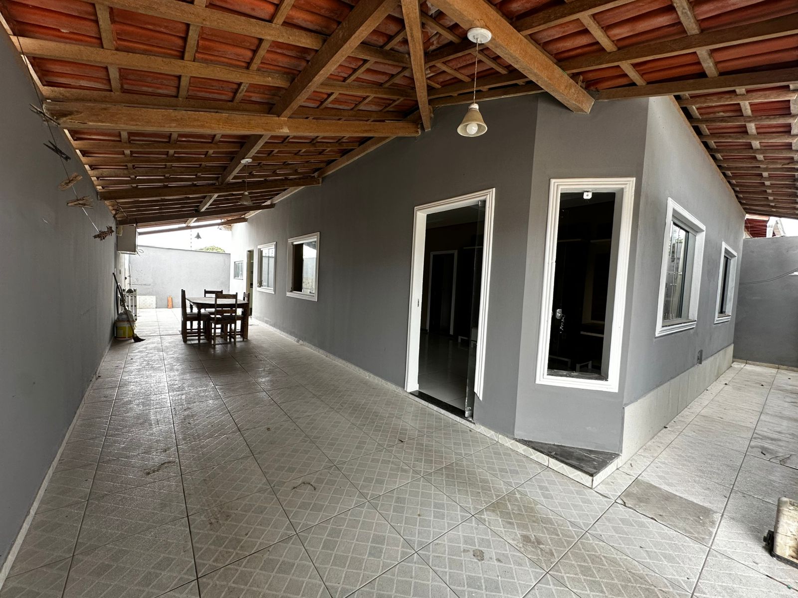 Aluga Casa Semimobiliada no Bairro Antares