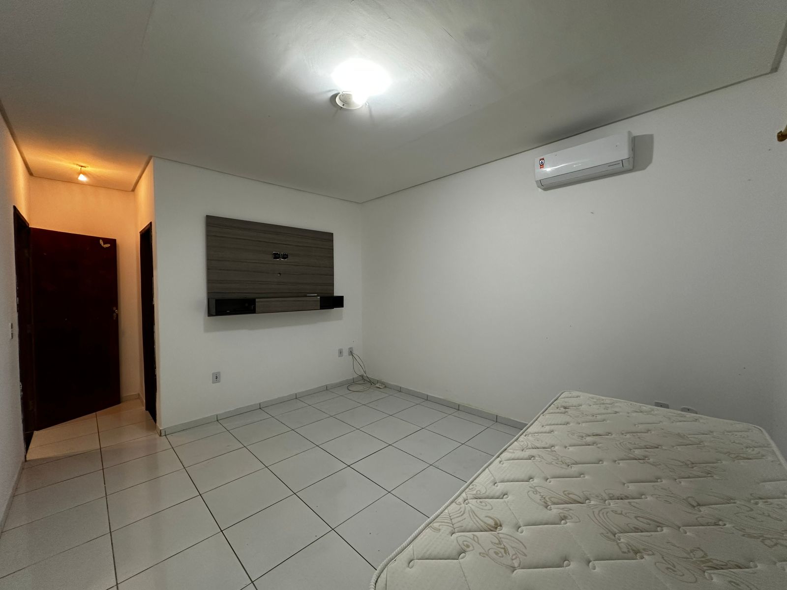 Aluga Casa Semimobiliada no Bairro Antares