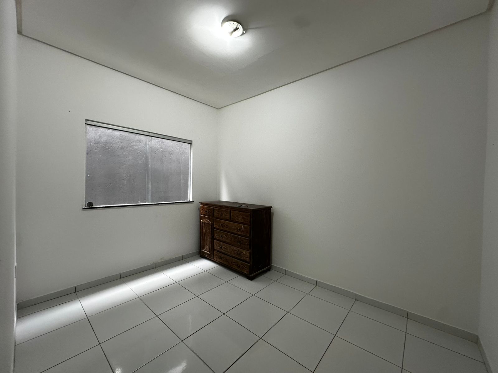 Aluga Casa Semimobiliada no Bairro Antares