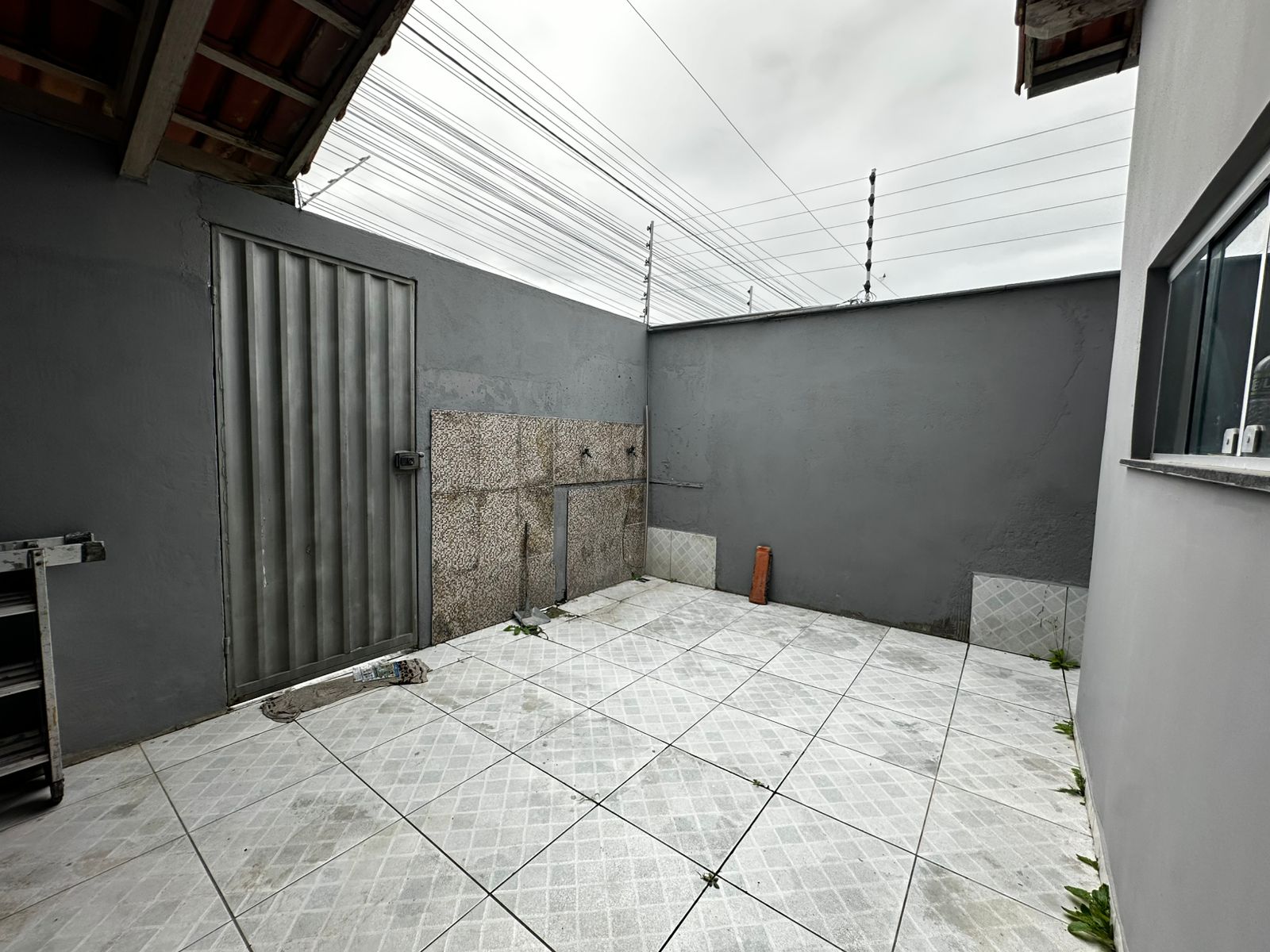 Aluga Casa Semimobiliada no Bairro Antares