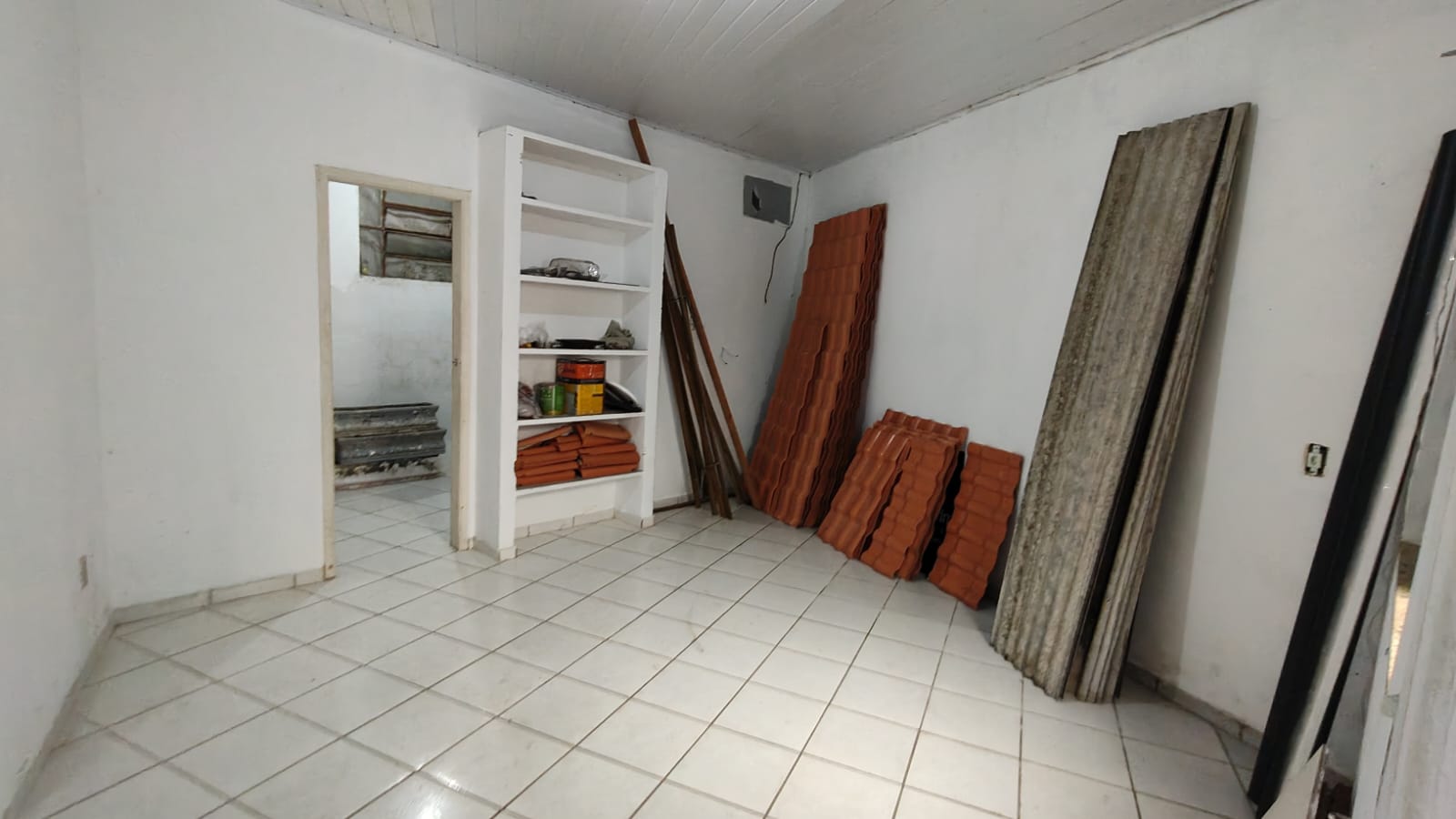 Aluga Casa Comercial no Centro