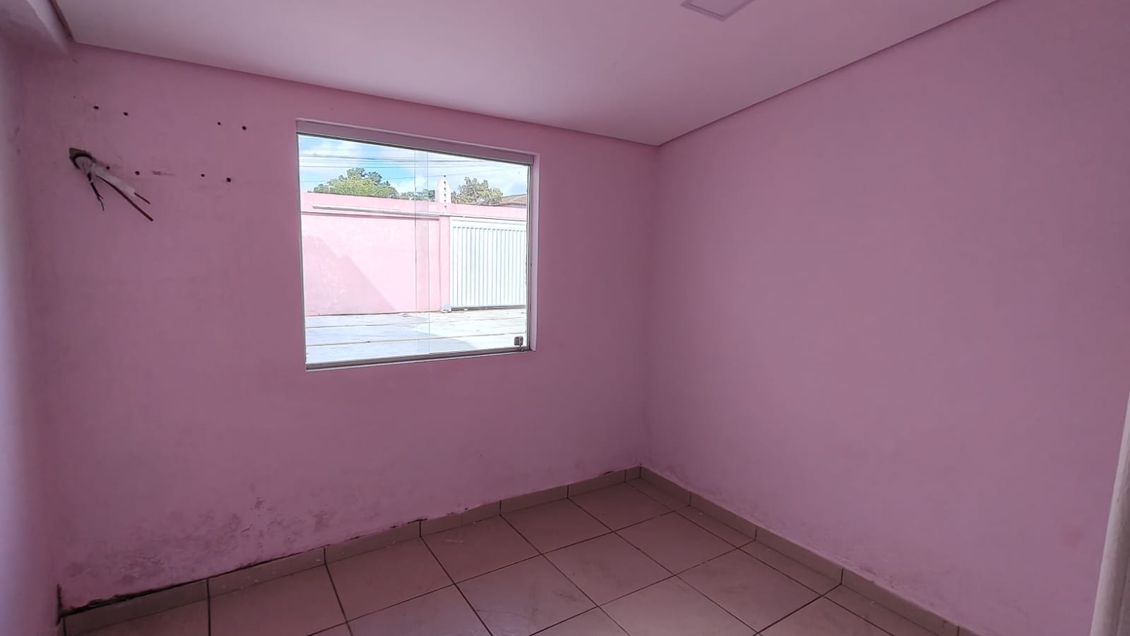 Aluga Casa Comercial no Centro