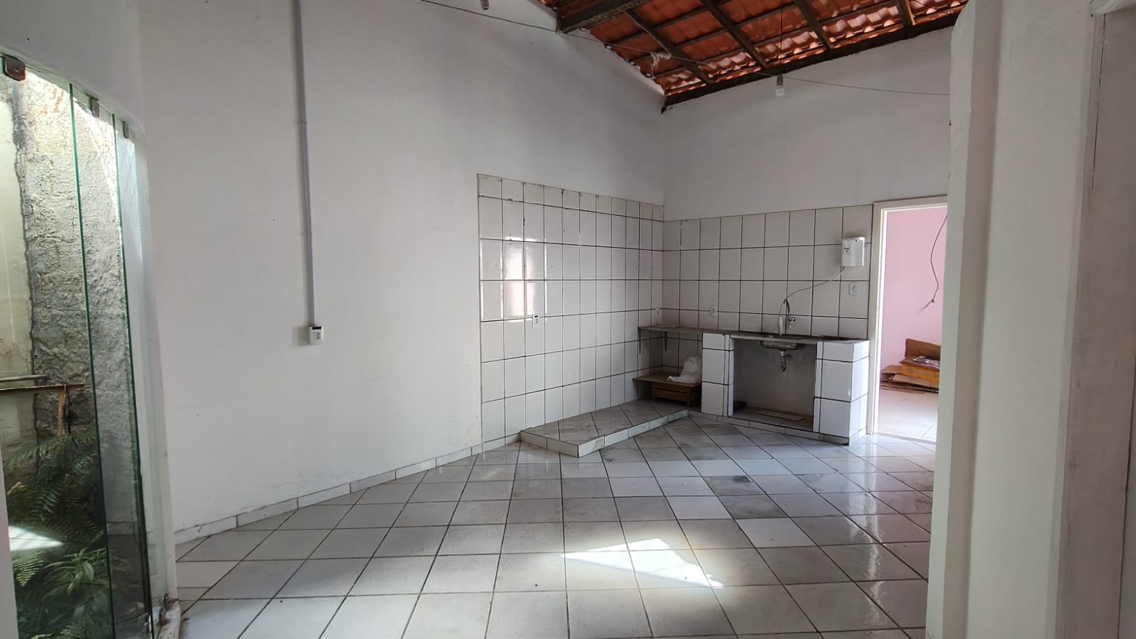 Aluga Casa Comercial no Centro