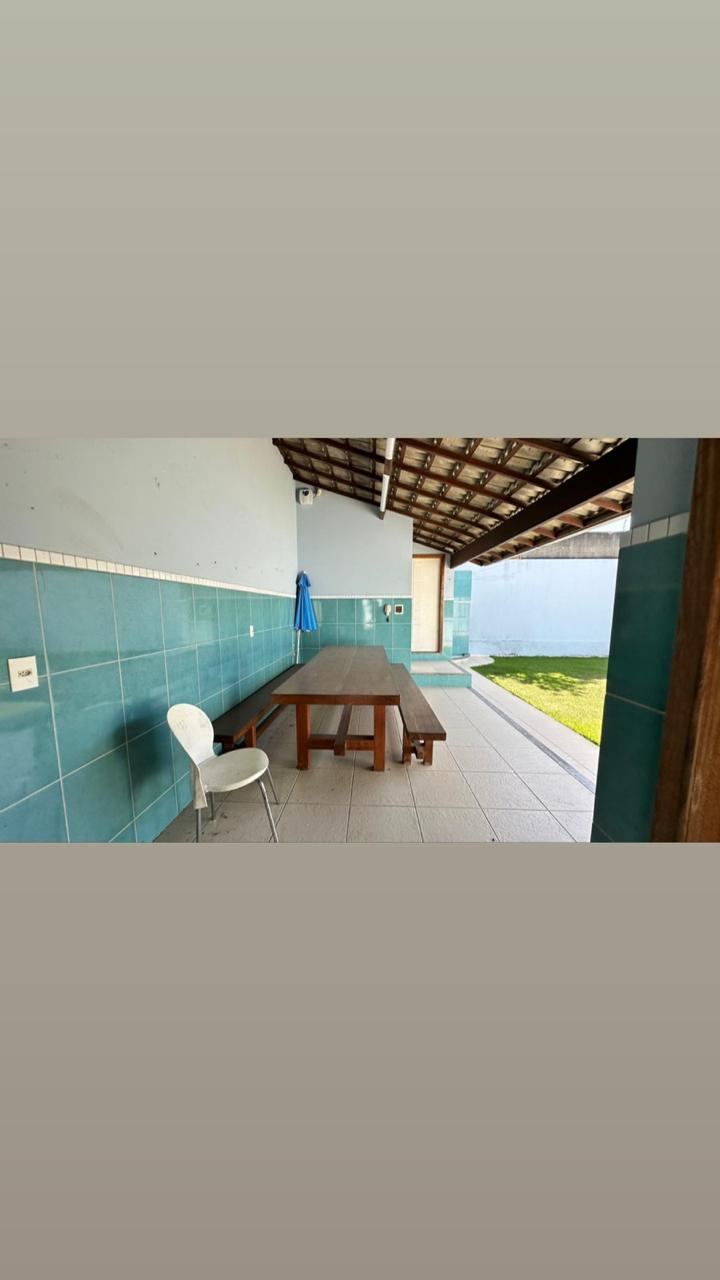 Vende casa ampla no bairro Colonial