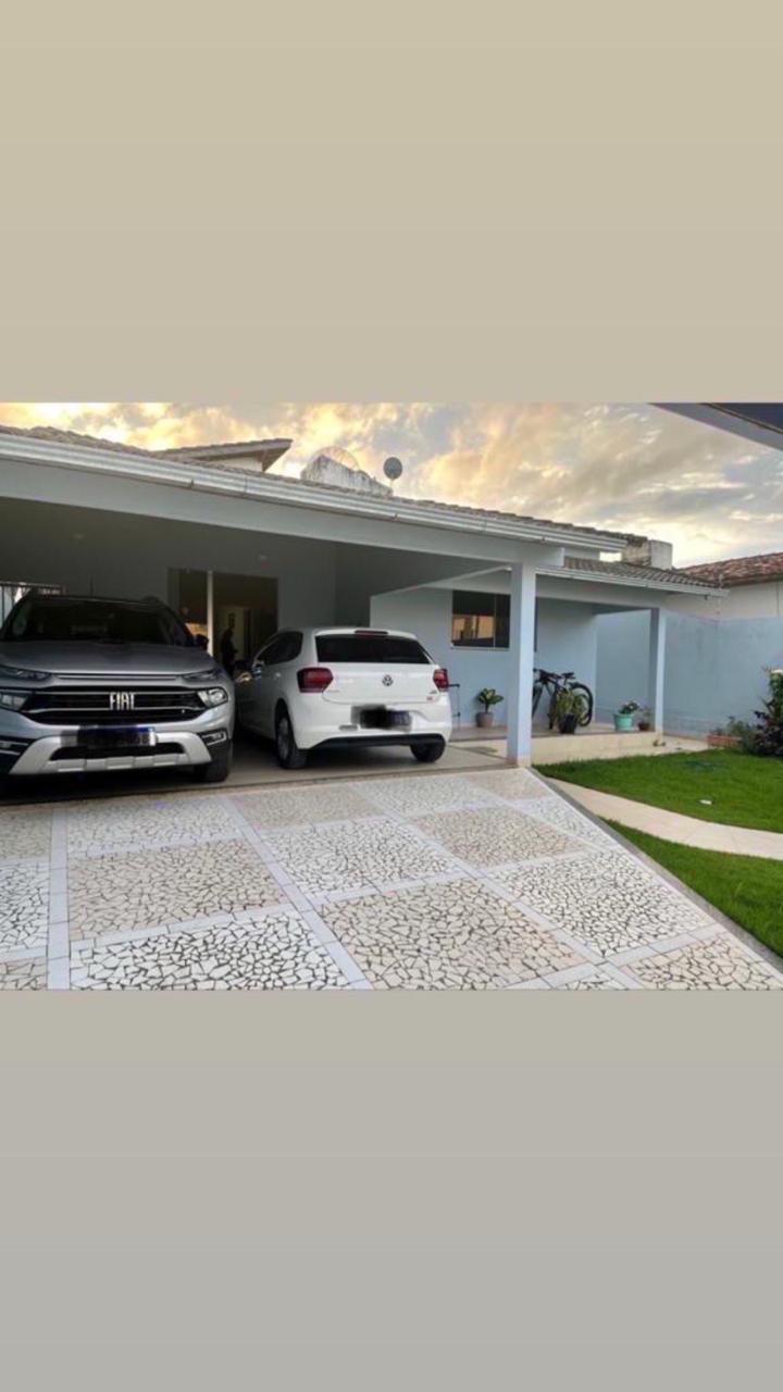 Vende casa ampla no bairro Colonial