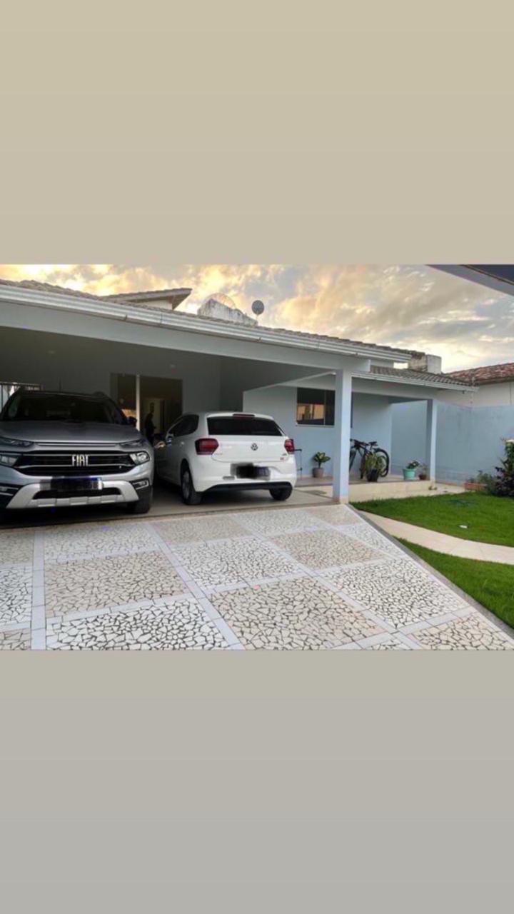 Vende casa ampla no bairro Colonial