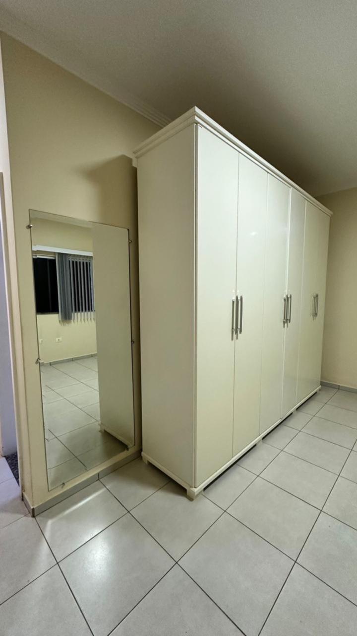 Vende casa ampla no bairro Colonial