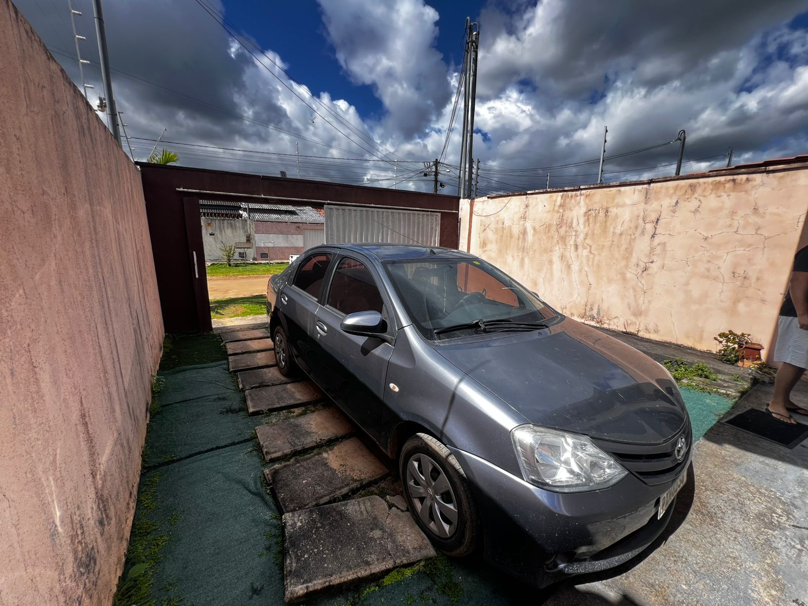 Vende bela casa no bairro Santa Isabel
