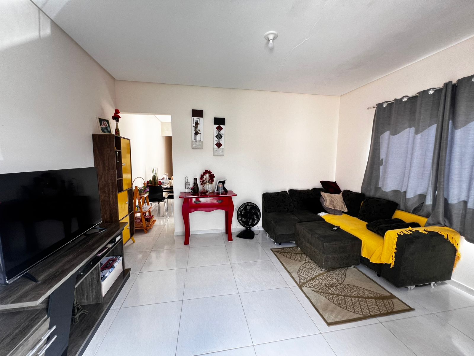Vende bela casa no bairro Santa Isabel